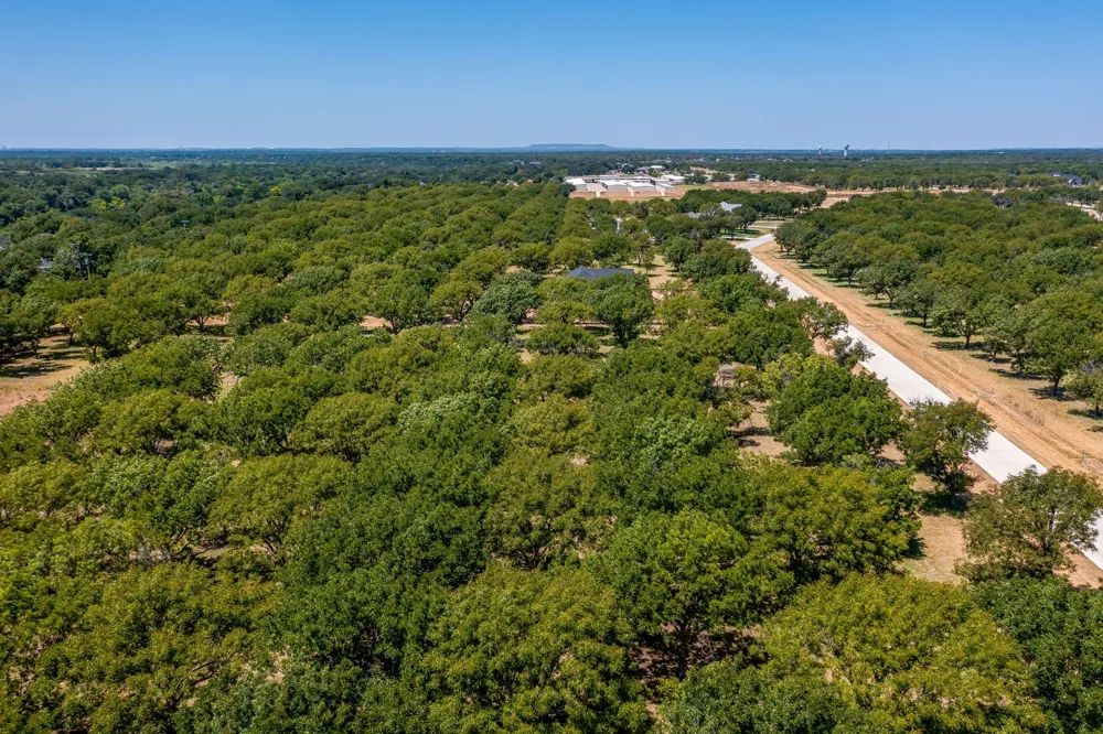 2373 E Landings S Granbury, TX 76049