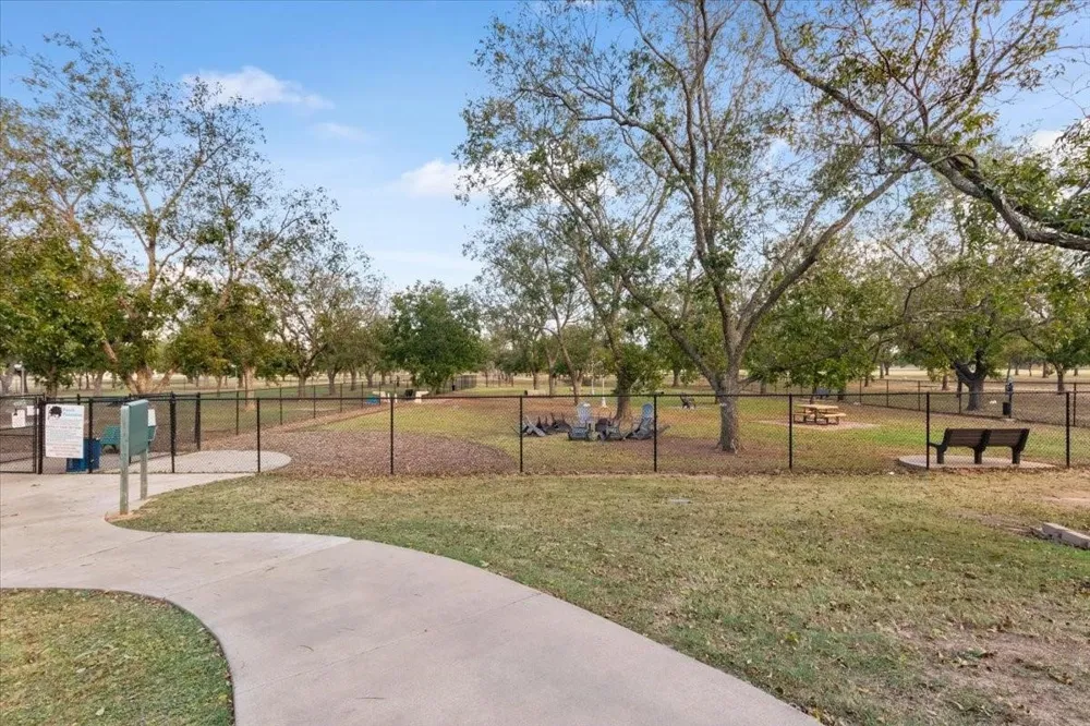 2373 E Landings S Granbury, TX 76049