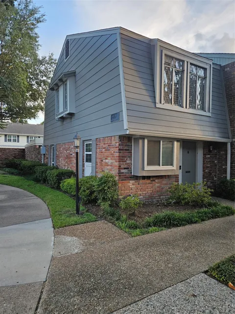 437 Bendwood Drive