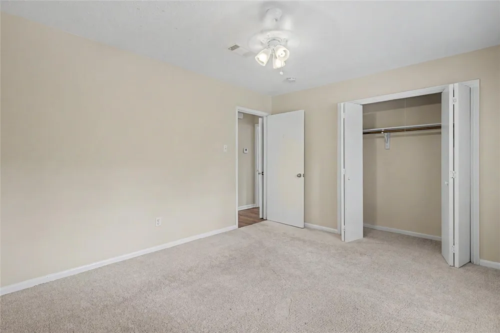603 Hillcrest Drive Huntsville, TX 77340