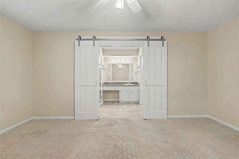 603 Hillcrest Drive Huntsville, TX 77340