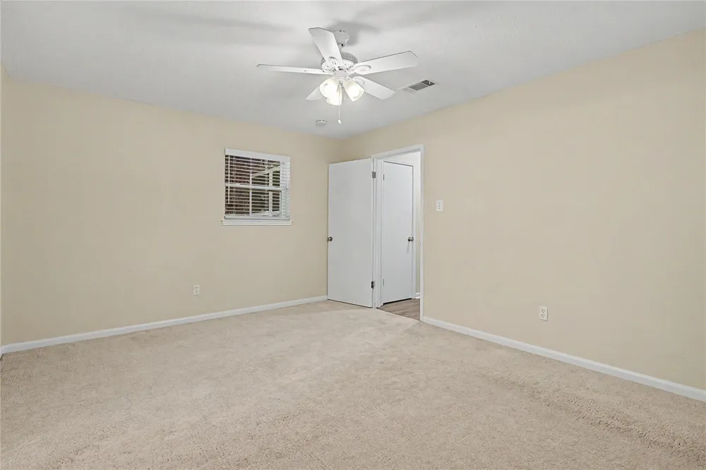 603 Hillcrest Drive Huntsville, TX 77340