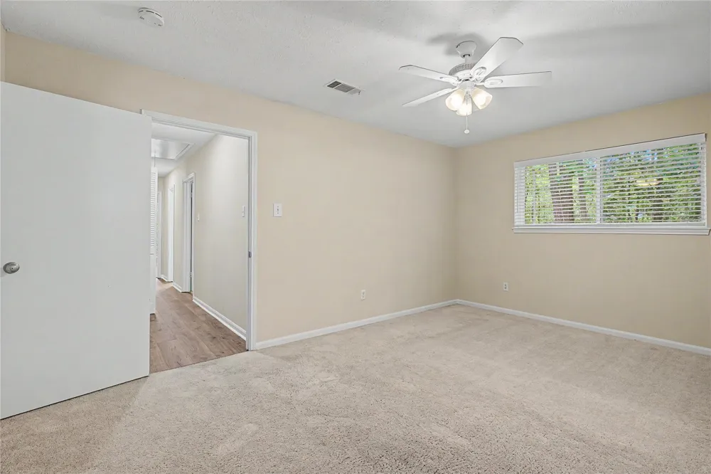 603 Hillcrest Drive Huntsville, TX 77340