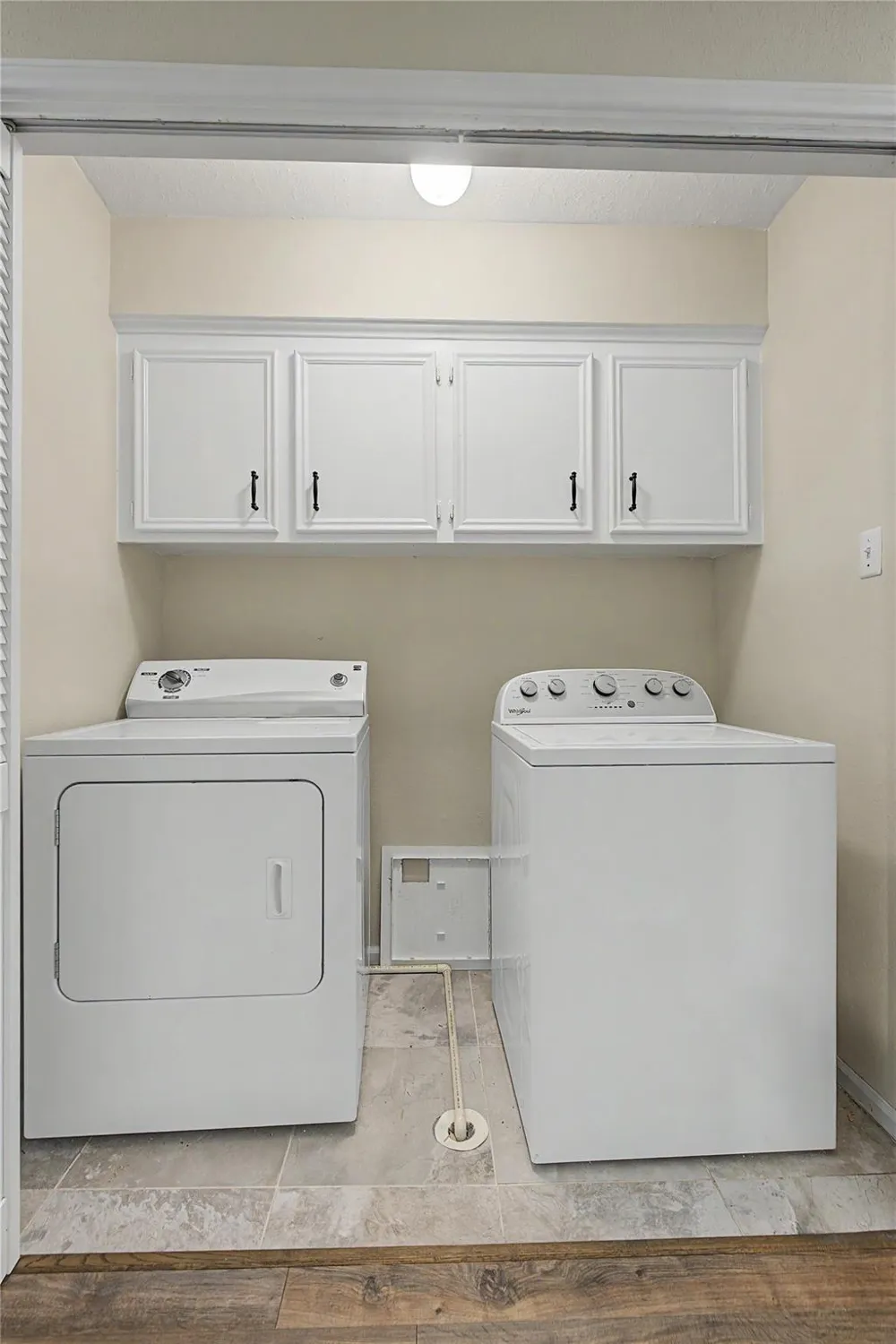 603 Hillcrest Drive Huntsville, TX 77340