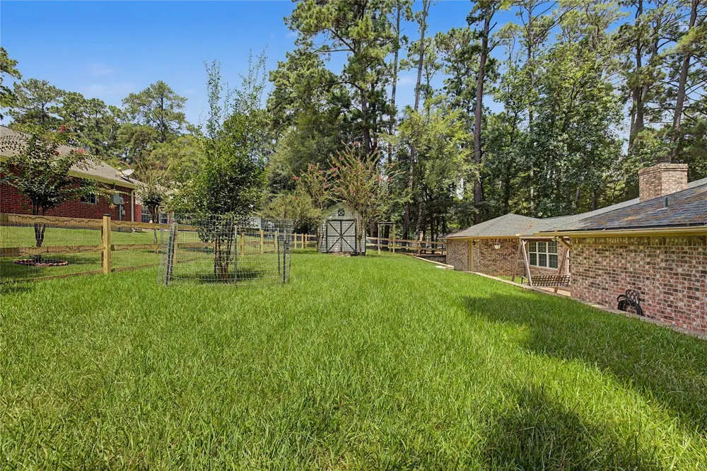 603 Hillcrest Drive Huntsville, TX 77340