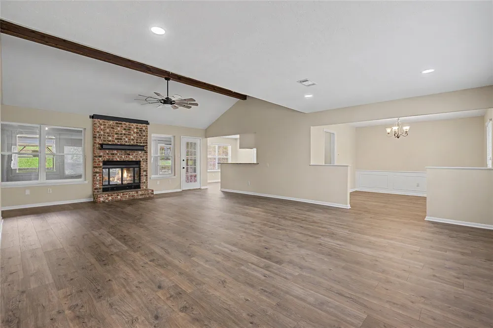 603 Hillcrest Drive Huntsville, TX 77340