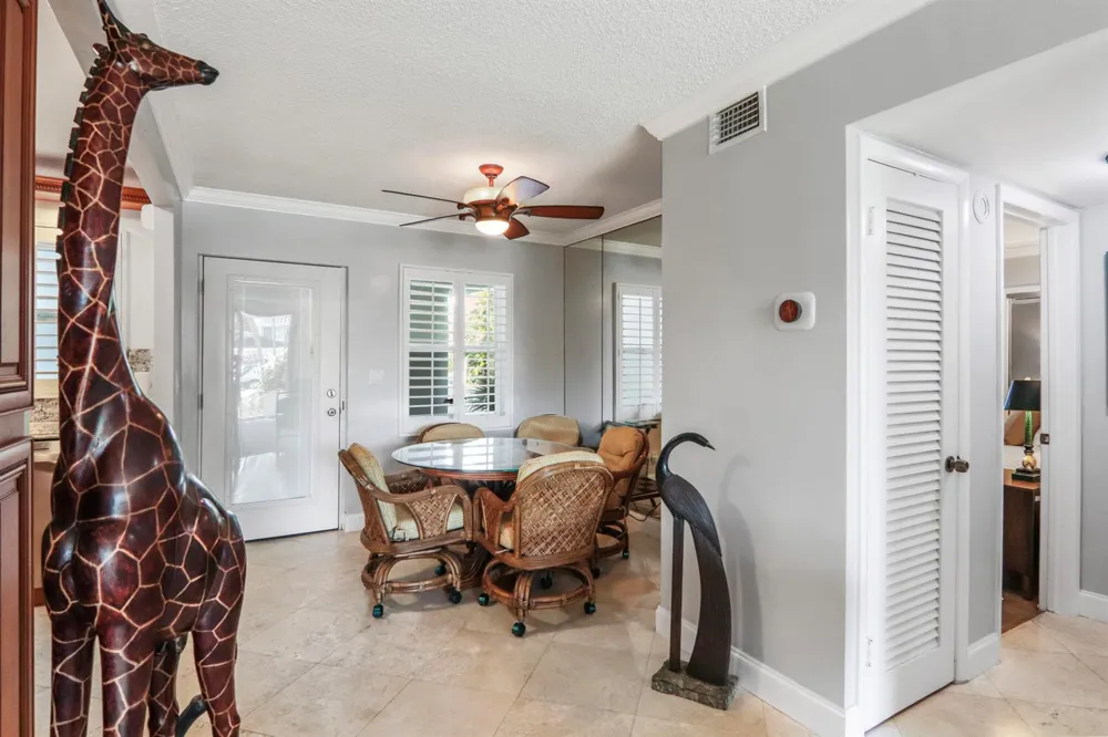 139 SUNRISE AVENUE #101 Palm Beach, FL 33480
