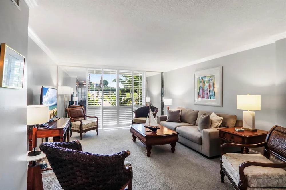 139 SUNRISE AVENUE #101 Palm Beach, FL 33480