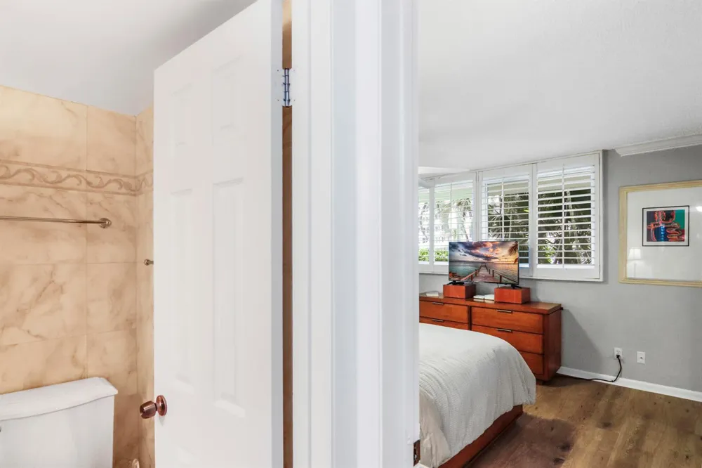 139 SUNRISE AVENUE #101 Palm Beach, FL 33480
