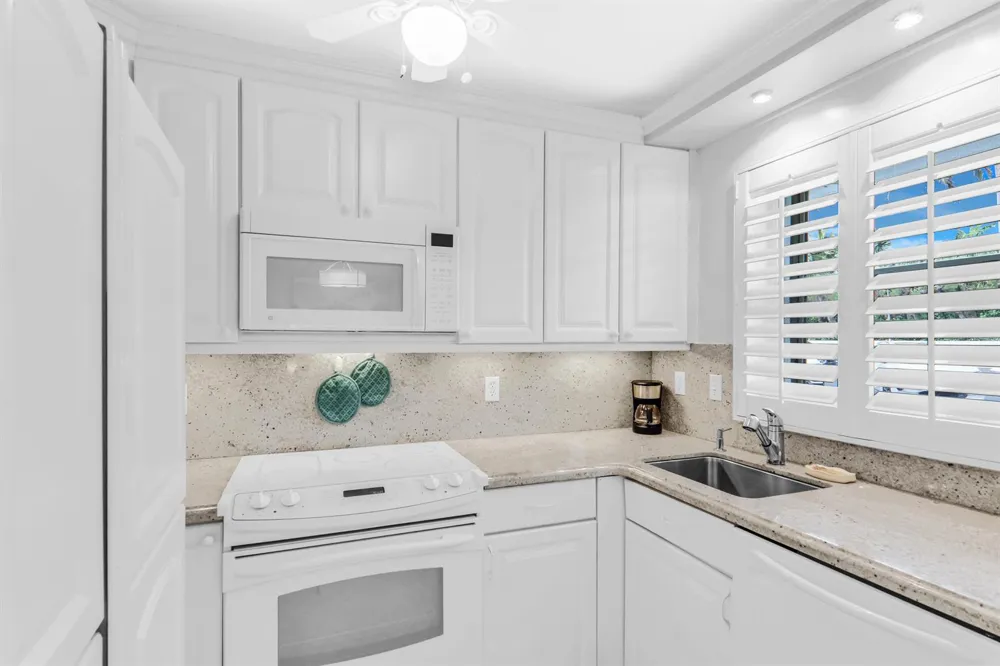 139 SUNRISE AVENUE #103 Palm Beach, FL 33480