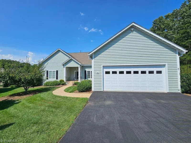 381 Hollybrook Drive Bermuda Run, NC 27006