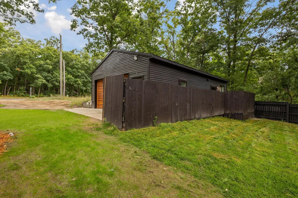 23861 Almy Road Reynolds Township, MI 49329