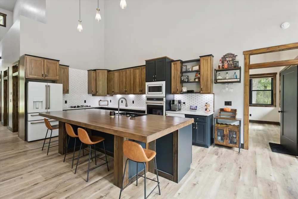 23861 Almy Road Reynolds Township, MI 49329