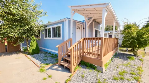 2392 Douglas rd #4