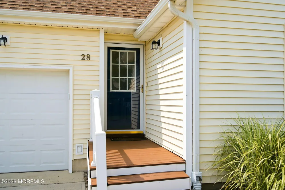 28 Harbor View Lane Toms River, NJ 08753