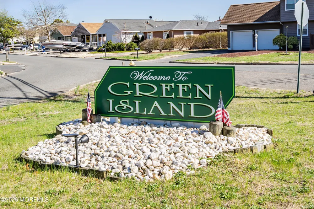 28 Harbor View Lane Toms River, NJ 08753