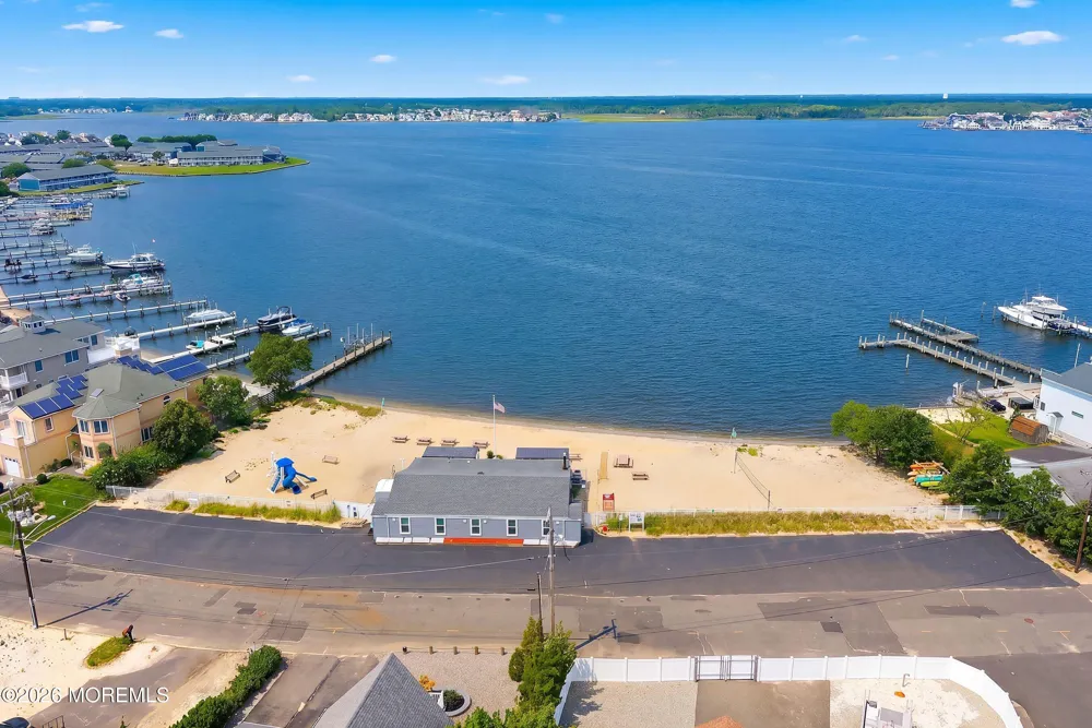 28 Harbor View Lane Toms River, NJ 08753