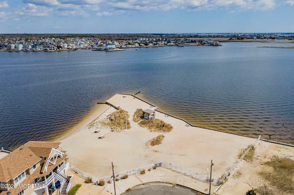 28 Harbor View Lane Toms River, NJ 08753