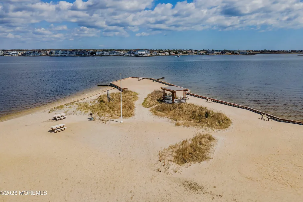 28 Harbor View Lane Toms River, NJ 08753