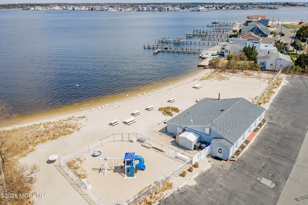 28 Harbor View Lane Toms River, NJ 08753