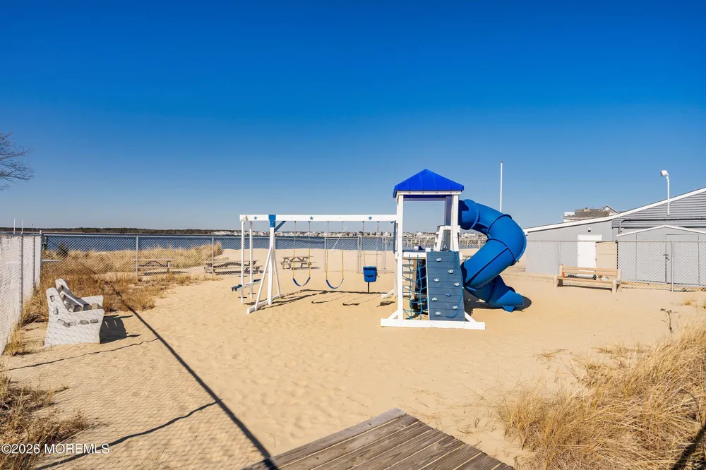 28 Harbor View Lane Toms River, NJ 08753