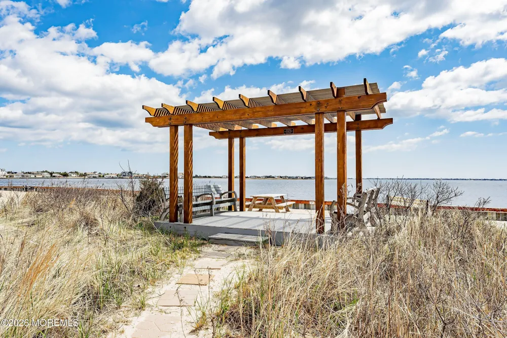 28 Harbor View Lane Toms River, NJ 08753