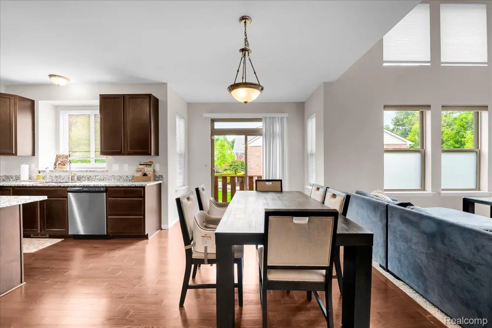 41761 Steinbeck Glen Novi City, MI 48377