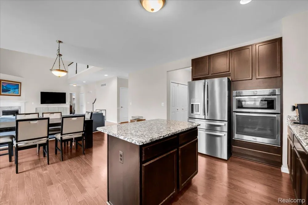 41761 Steinbeck Glen Novi City, MI 48377