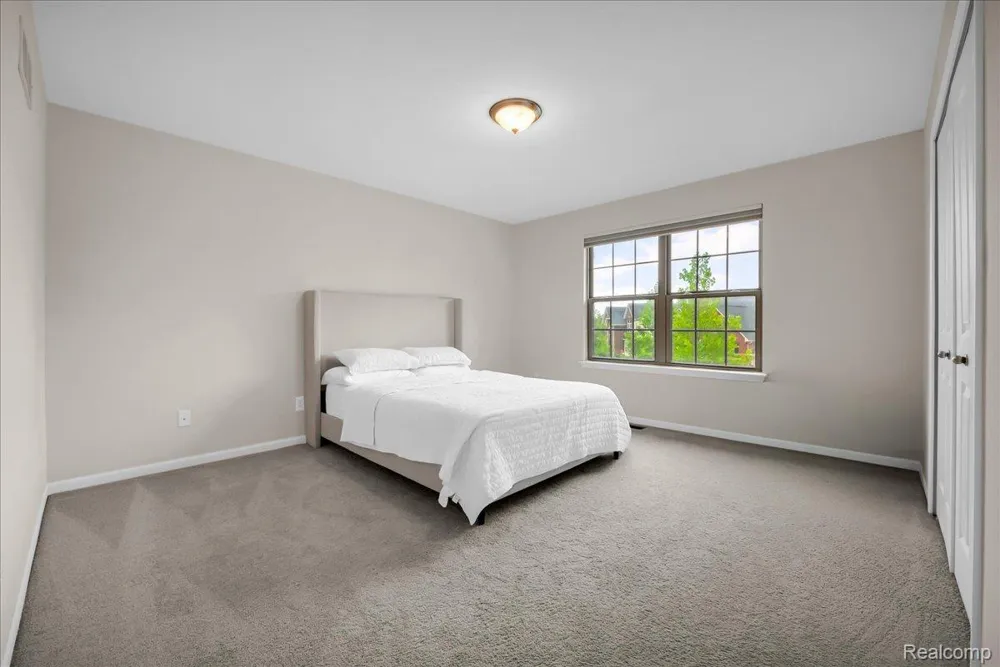 41761 Steinbeck Glen Novi City, MI 48377