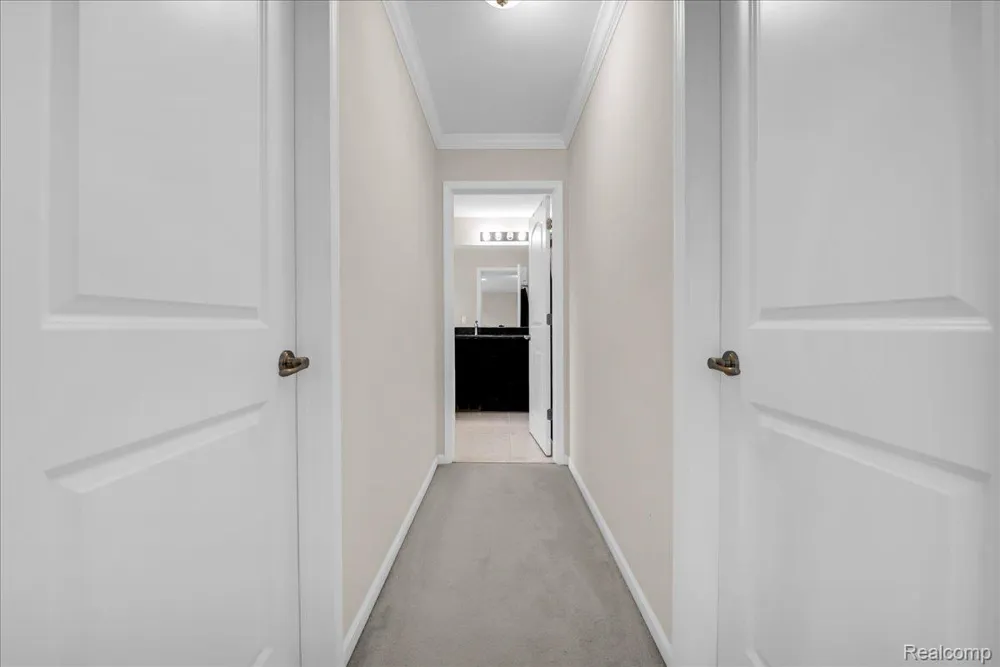 41761 Steinbeck Glen Novi City, MI 48377
