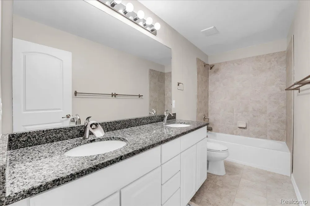 41761 Steinbeck Glen Novi City, MI 48377