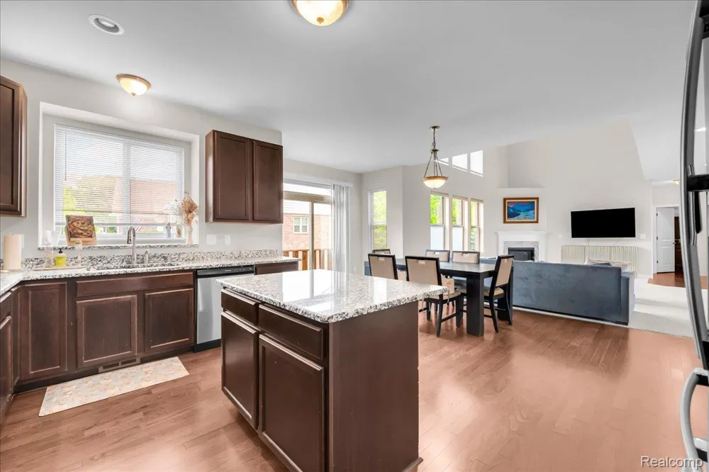 41761 Steinbeck Glen Novi City, MI 48377