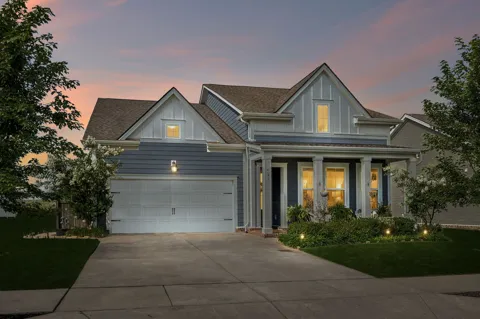 543 Farmstead Ln