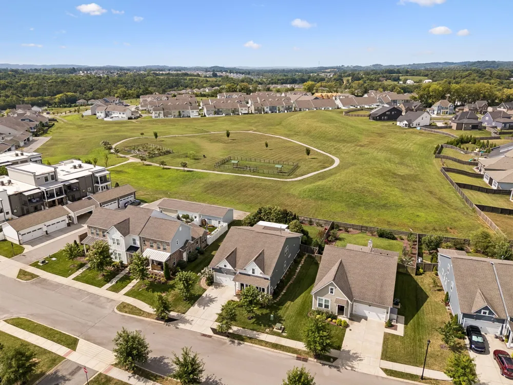 543 Farmstead Ln Spring Hill, TN 37174