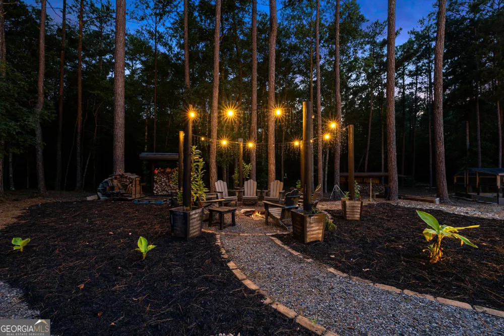 359 Trammell RD Moreland, GA 30259