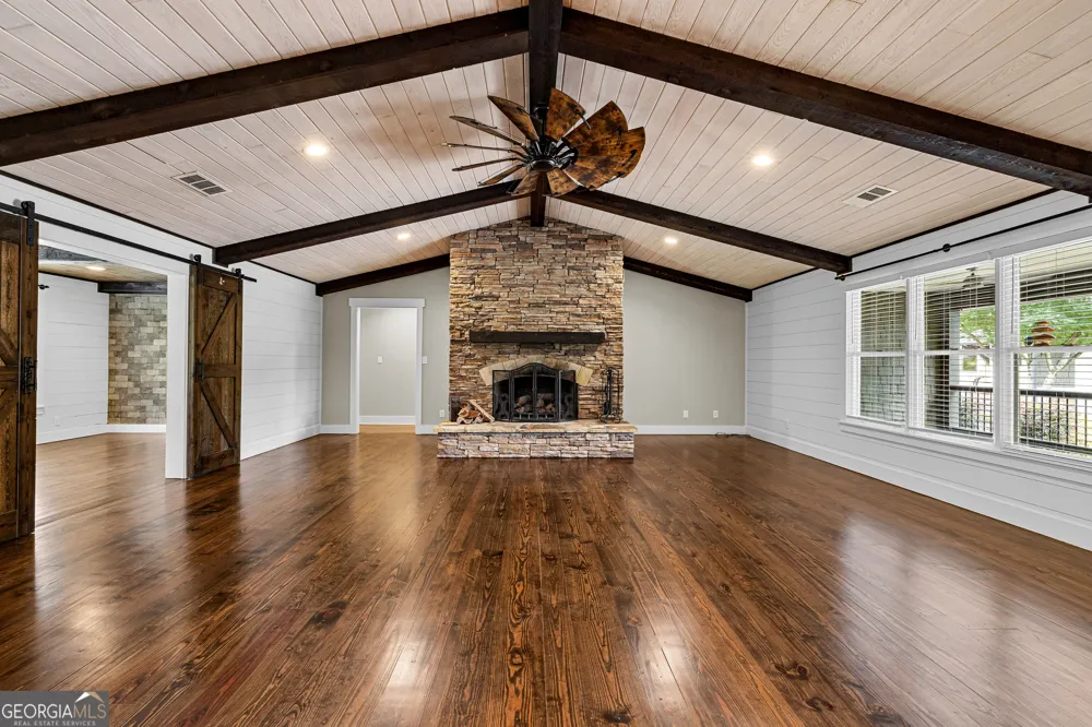 359 Trammell RD Moreland, GA 30259