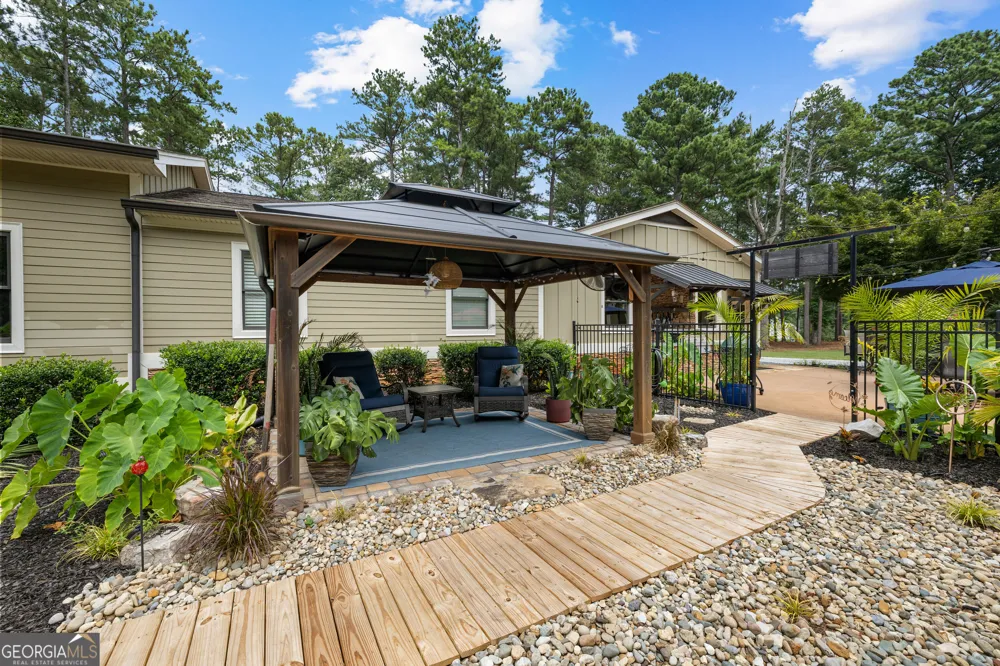 359 Trammell RD Moreland, GA 30259