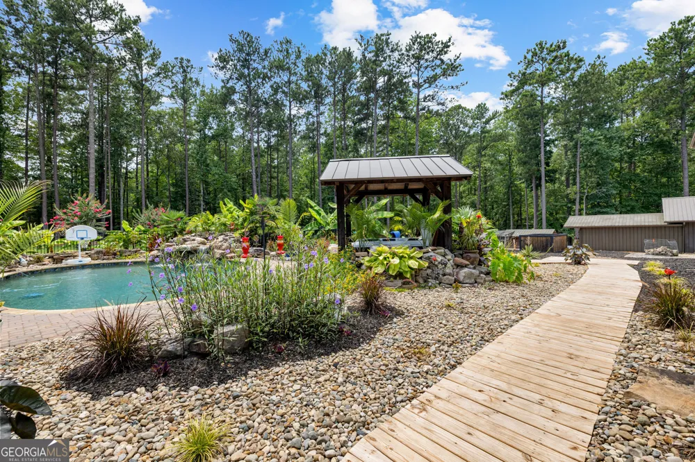 359 Trammell RD Moreland, GA 30259