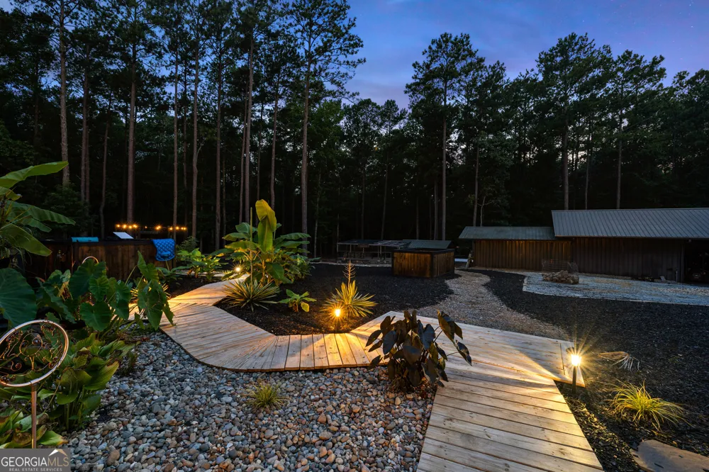 359 Trammell RD Moreland, GA 30259