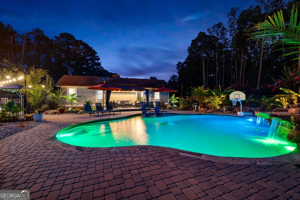359 Trammell RD Moreland, GA 30259