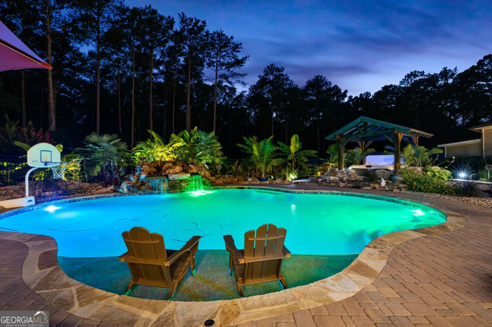 359 Trammell RD Moreland, GA 30259