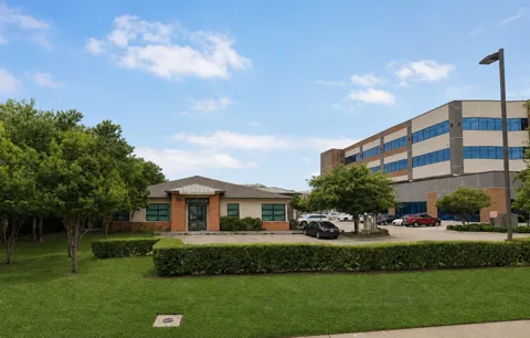 4700 Dexter #100