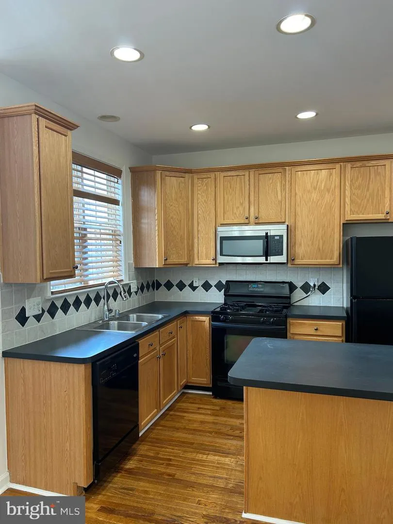 42540 MAGELLAN Ashburn, VA 20148
