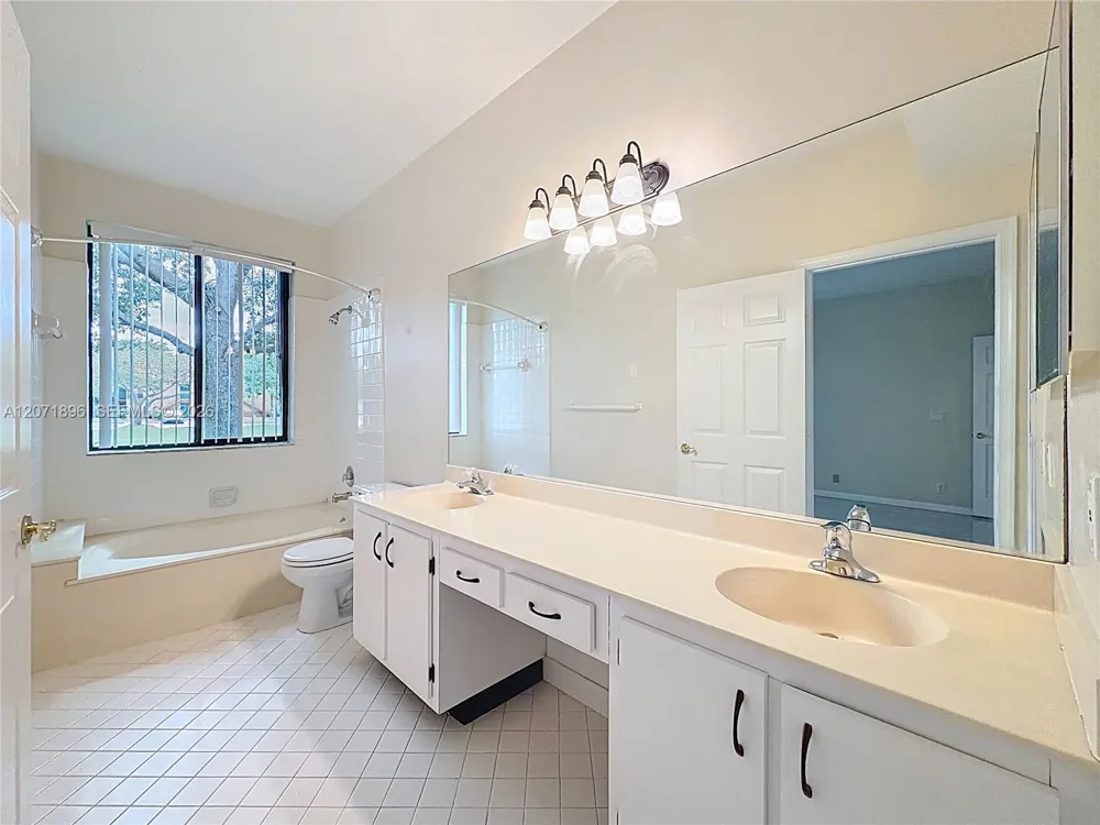 10524 NW 10th St #A-125 Plantation, FL 33322
