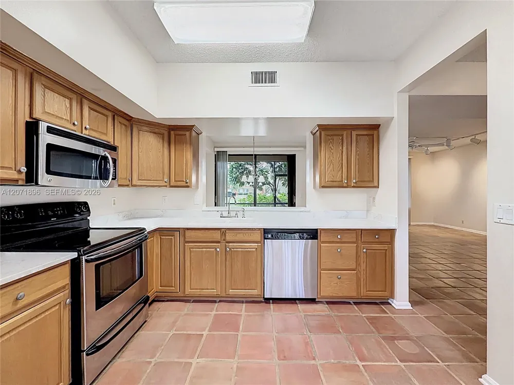 10524 NW 10th St #A-125 Plantation, FL 33322