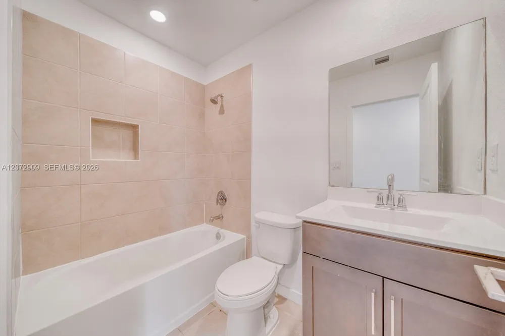 1090 SE 23rd Ave #1090 Homestead, FL 33035