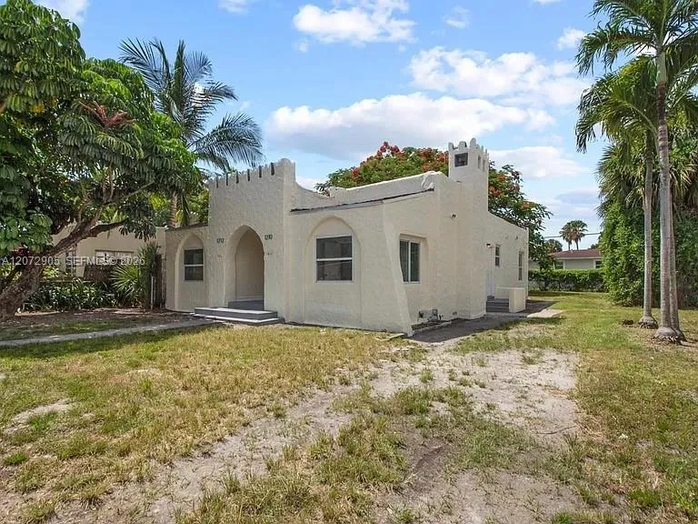 1210 Sesame St #1210 Opa-Locka, FL 33054