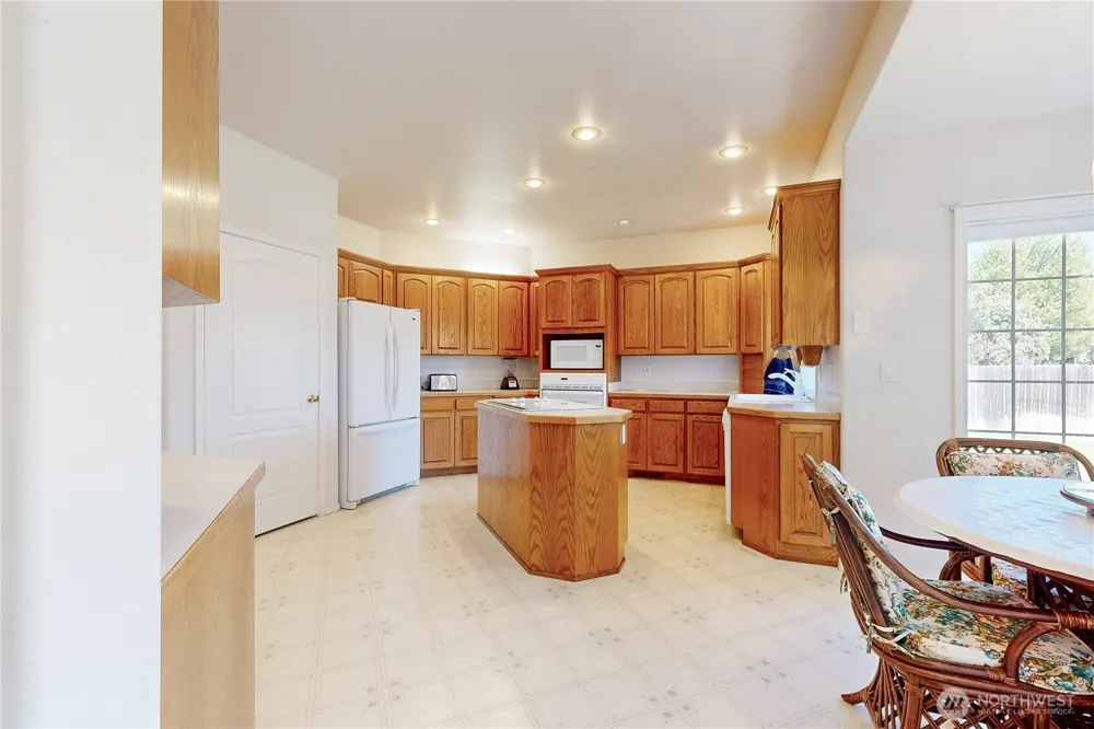 1916 SE Clover Court College Place, WA 99324