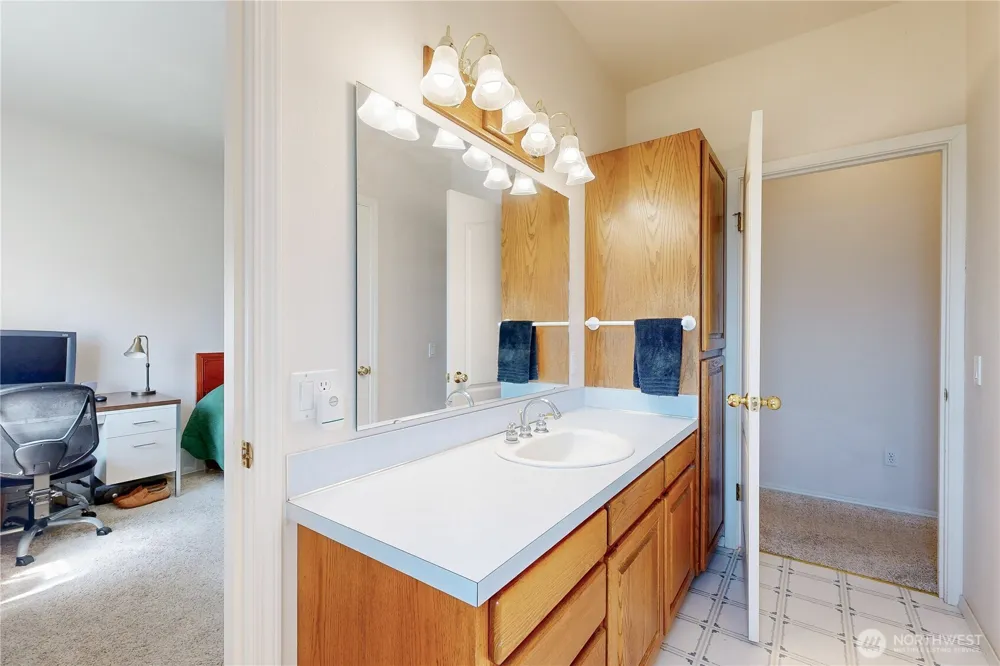 1916 SE Clover Court College Place, WA 99324