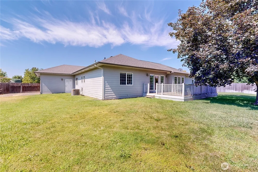 1916 SE Clover Court College Place, WA 99324